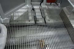 Open grate flooring in the platform gives you sure footing, even in winter time during freezing conditions. Open grate flooring in the platform gives you sure footing, even in winter time during freezing conditions.