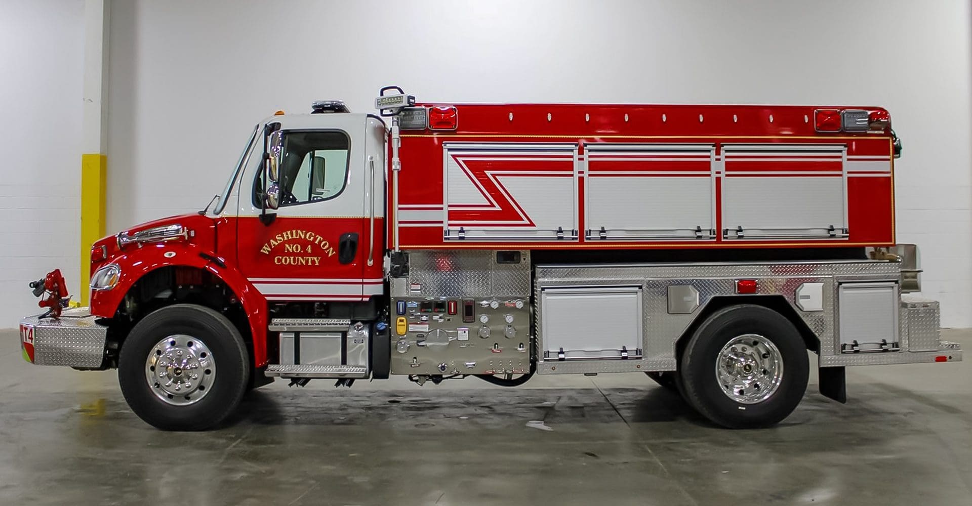 CJ Tanker Fire Truck - Bulldog Fire Apparatus